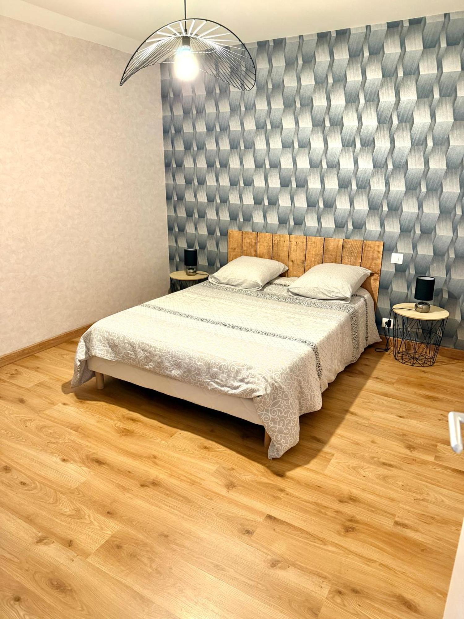 Le Petit Phuket Apartman Saint-Laurent-sur-Saone Kültér fotó